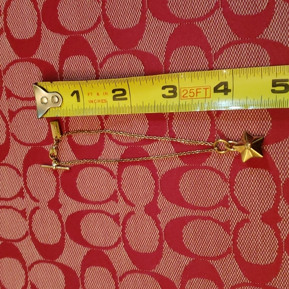 Bracelets - Picture 3 of 6